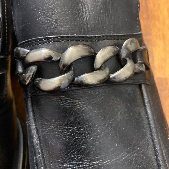 Kenneth Cole Leather Loafers with chain detail men’s size 8, black - Picture 6 of 11